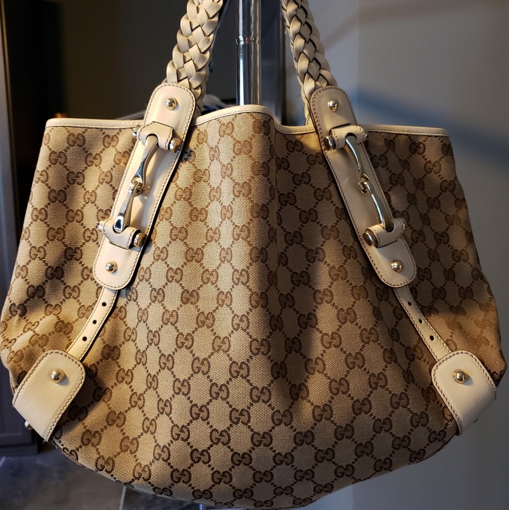 💥💥SOLD💥💥Authentic Gucci Pelham Shoulder Bag - Picture 1 of 5